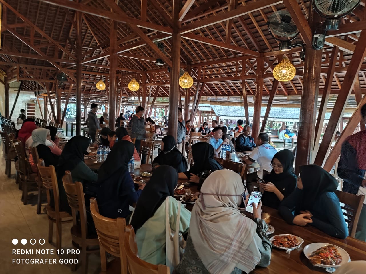 bukber supp nippon, toko dan pusat